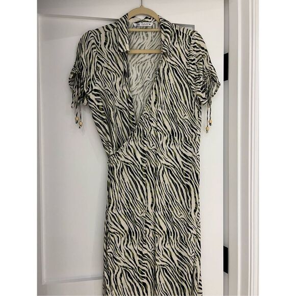 Cover up   - Picture 2 of 5